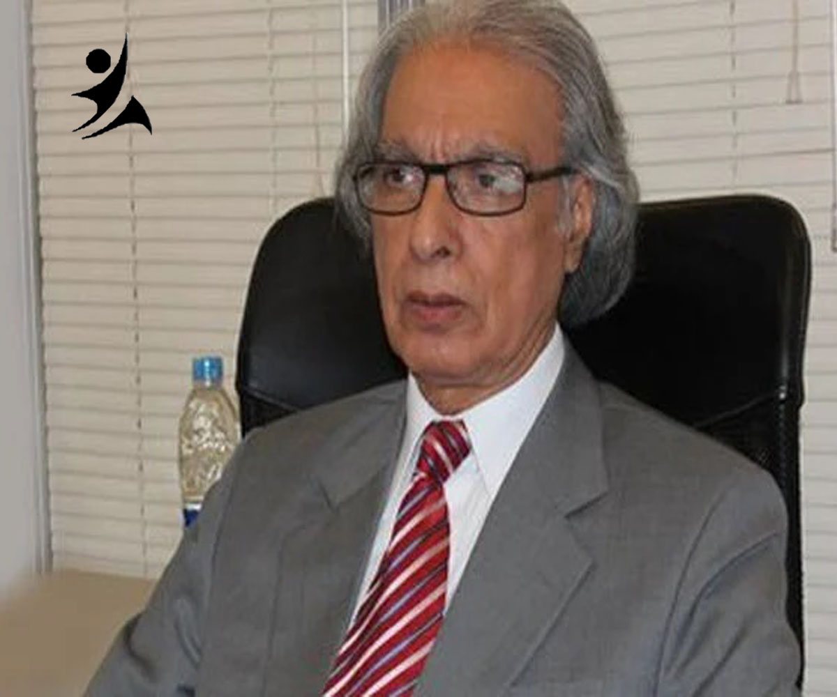 Professor Pirzada Qasim Akhbar, telling about the gap between people and literature