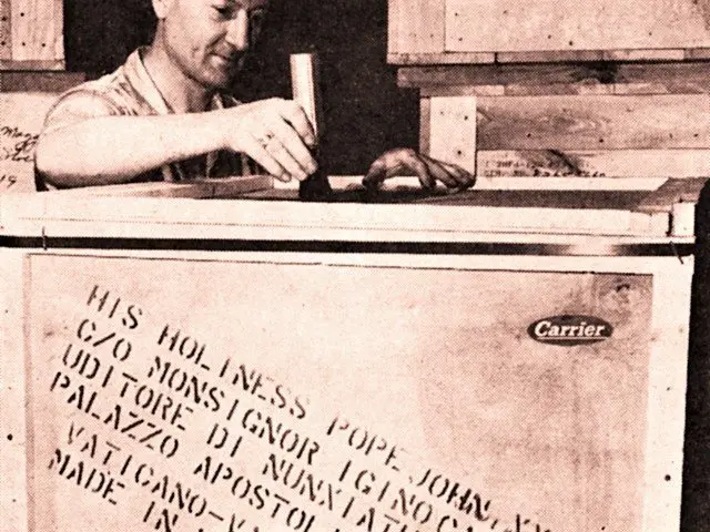 Air conditioning arrived at the Vatican in the summer of 1959 when Carrier centrifugal machines began delivering 10 tons of cooling capacity to combat Rome’s intense summer heat.