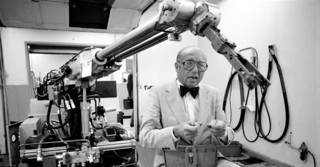 World's First Industrial Robot – George Devol