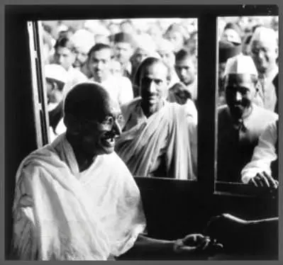 Mahatma Gandhi wasted no time even on trains
