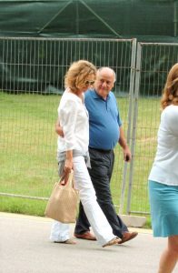 Flora Pérez Marcote, out for a walk with her husband and father of her daughter, the millionaire Amancio Ortega, one summer in Gijón.