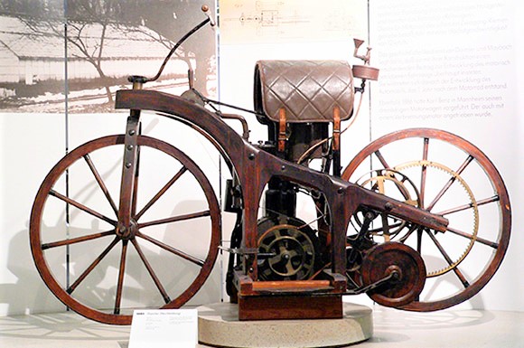 Aug. 30, 1885 Daimler Gives World First 'True' Motorcycle