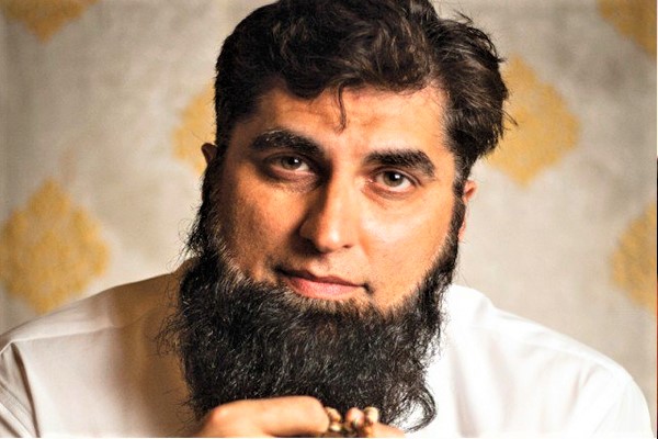 Junaid Jamshed's image after Joining Tableegh-e-Islamic