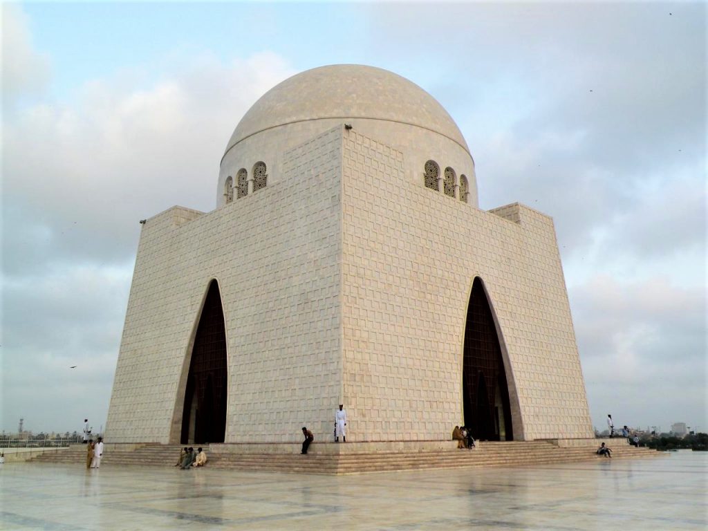 Monuments - Pakistan's Historic Places - National heroes Places