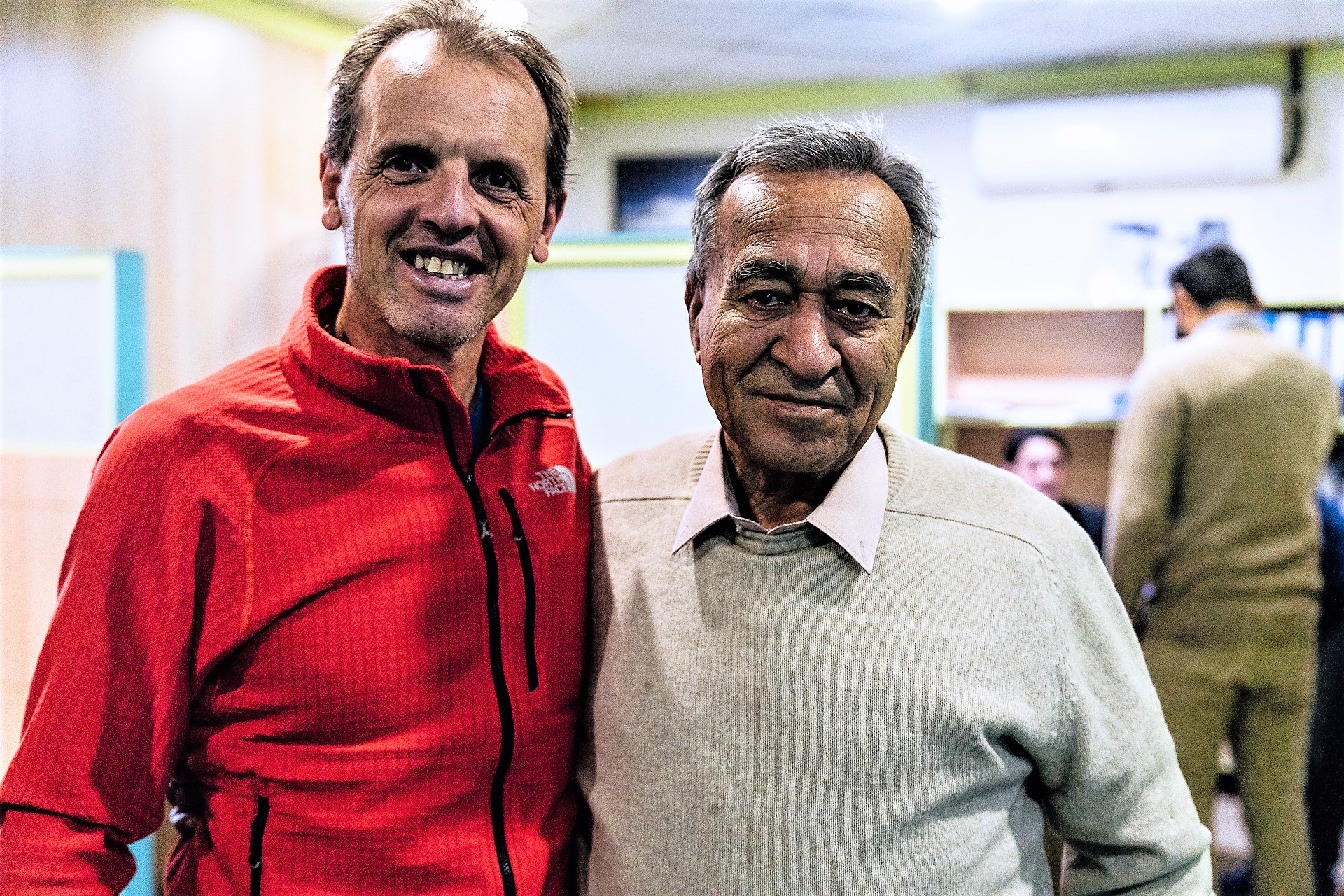 First Pakistani Mountaineer To Climb K2 Ashraf Aman poses for a picture with international sportsman.