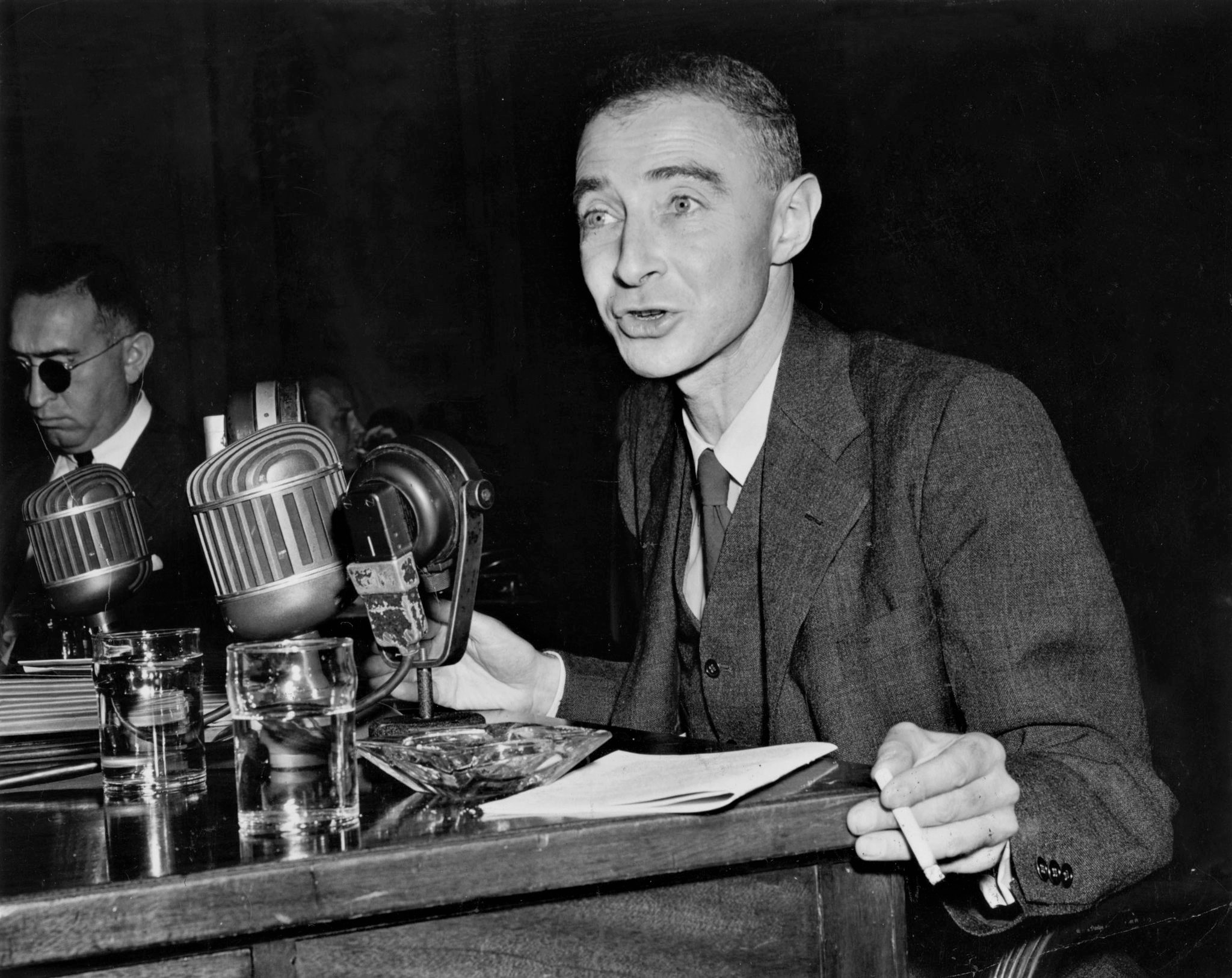 The Life of J. Robert Oppenheimer, Imagined Through His Collisions With Others